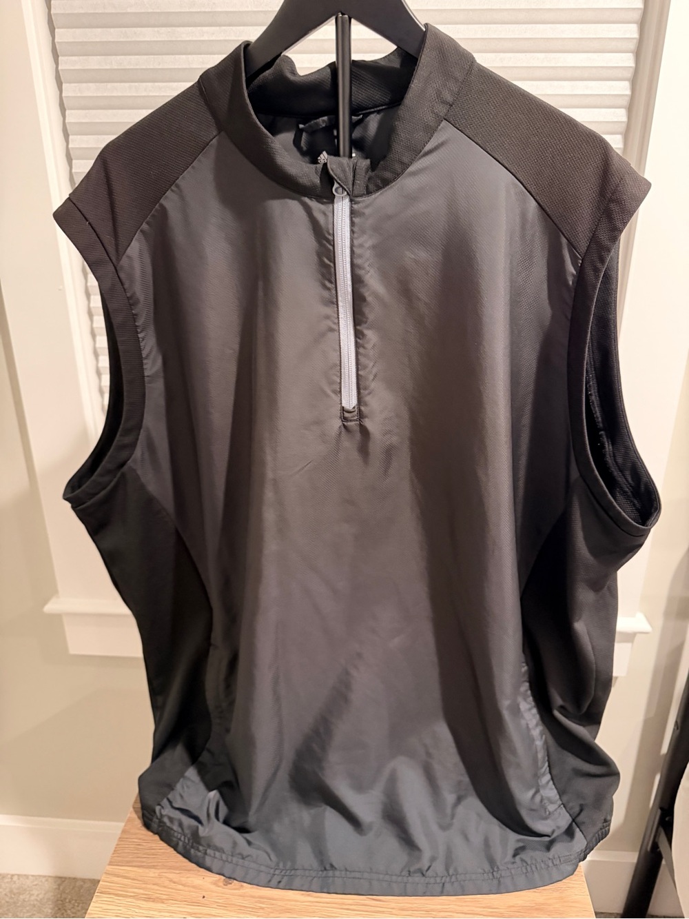 adidas Men's Black & Gray Sleeveless Windbreaker Vest